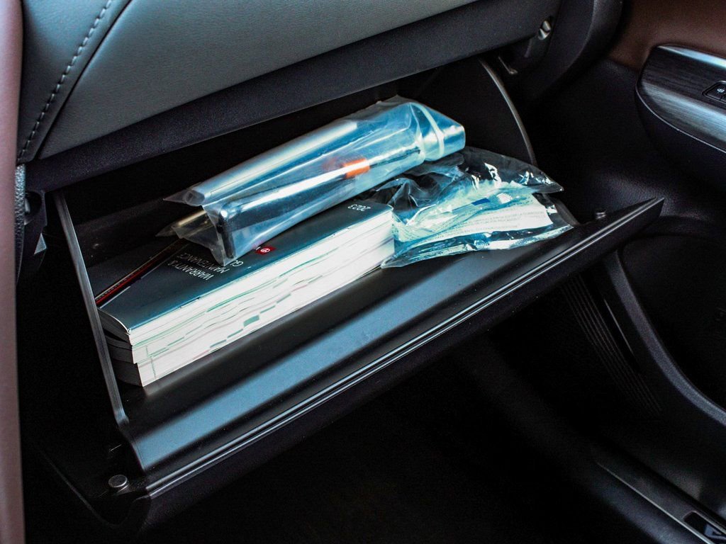 Used 2023 Toyota Venza XLE image 18