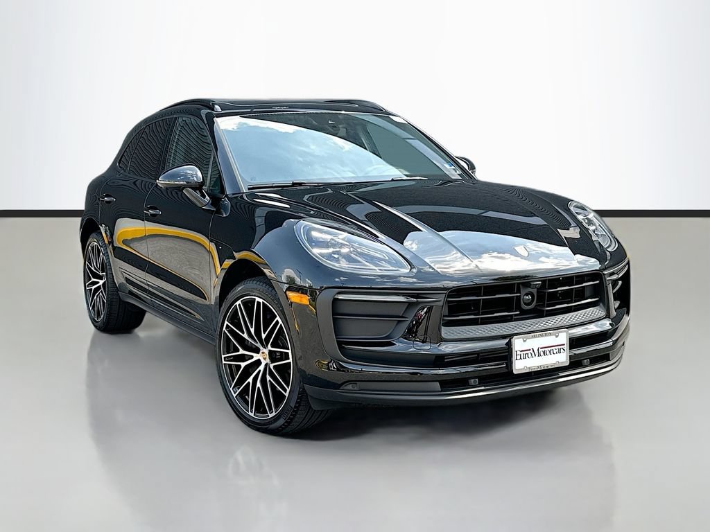 Certified 2026 Porsche Macan AWD/4WD image 7