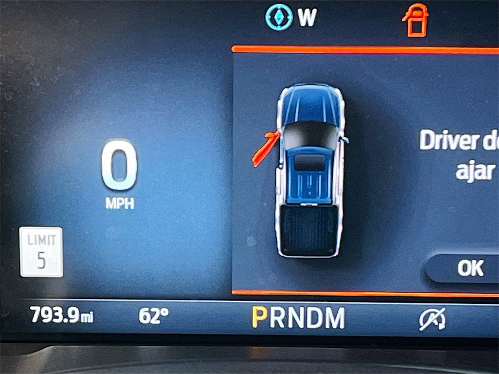 Used 2025 Ford Maverick Lobo image 12