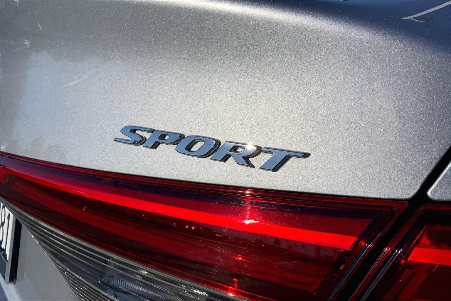 Used 2024 Honda Civic Sport image 9