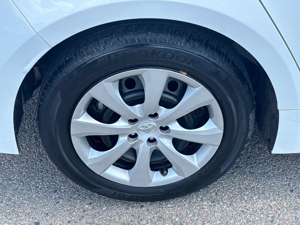 Used 2024 Toyota Corolla LE FWD image 42