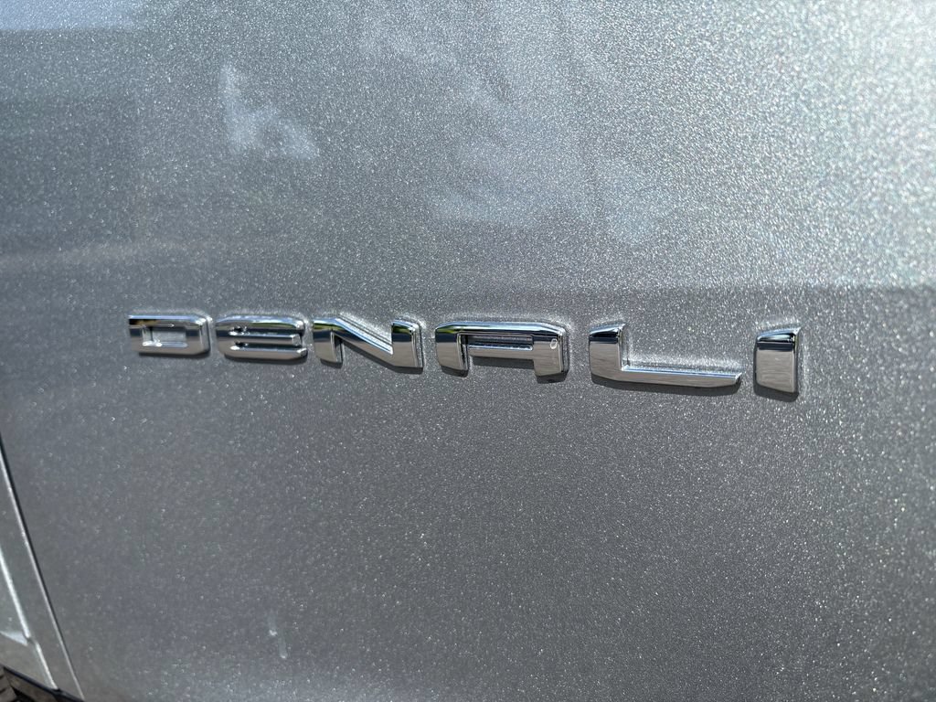New 2026 GMC Acadia Denali w/ Super Cruise Package FWD image 9