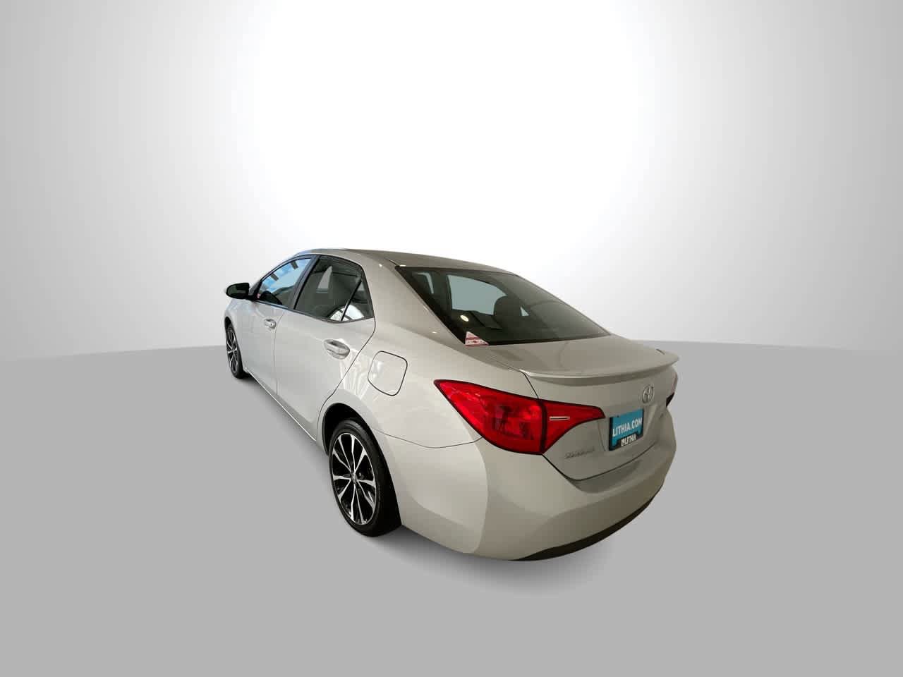 Used 2018 Toyota Corolla SE FWD image 6