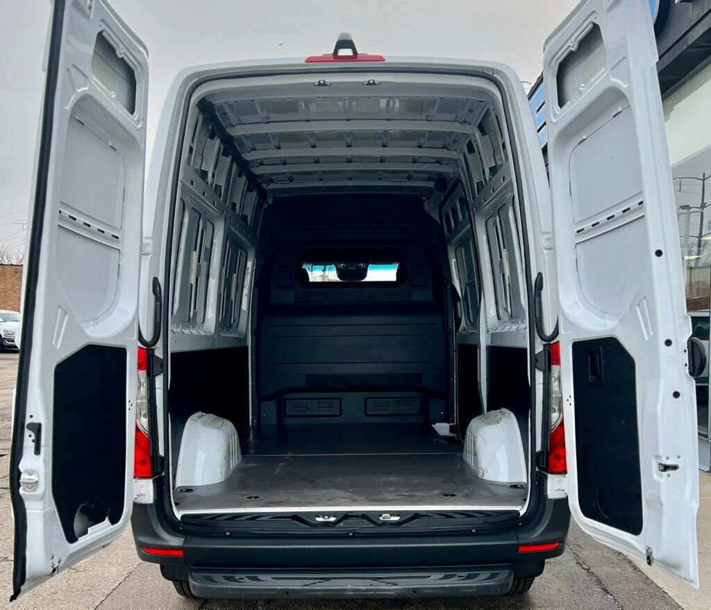 Used 2024 Mercedes-Benz Sprinter 2500 w/ Parking Package image 8
