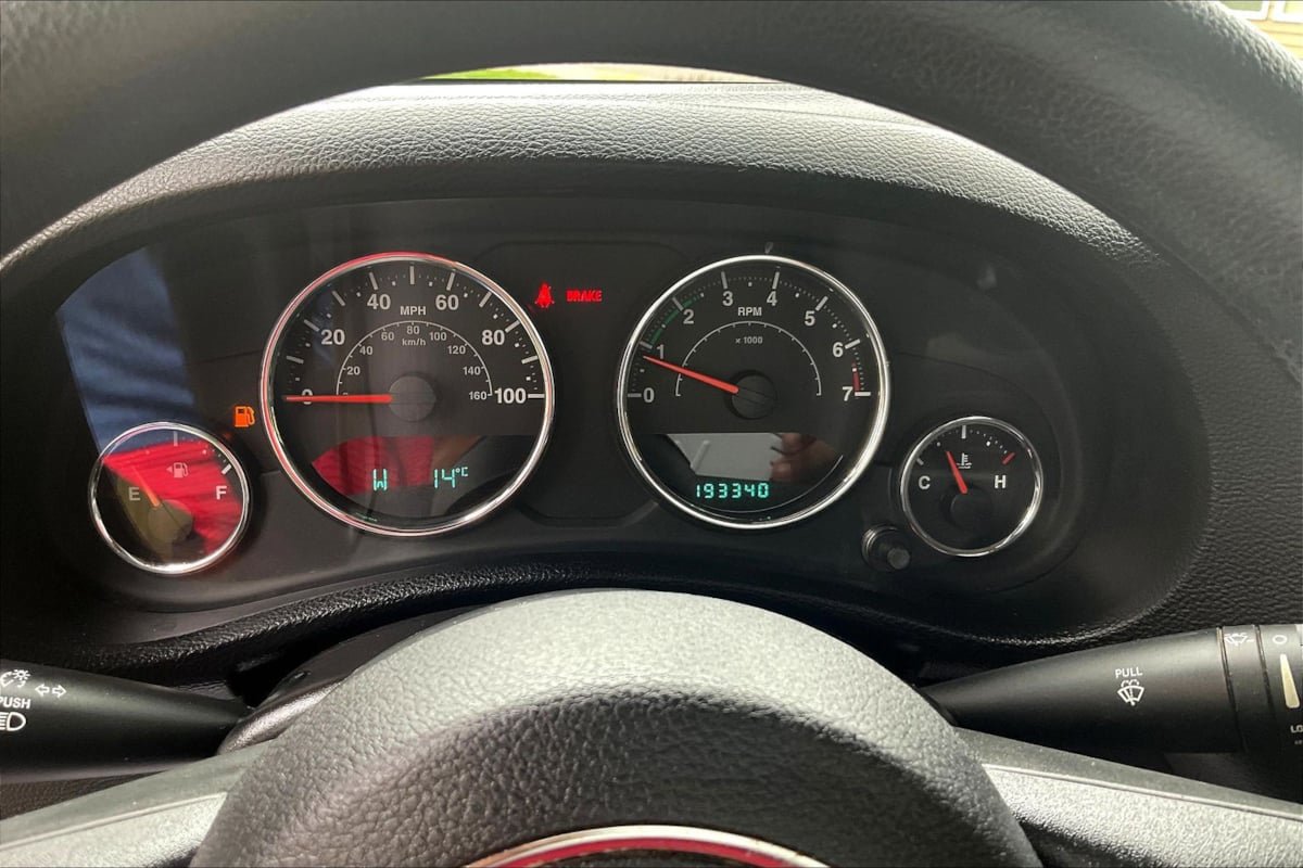 Used 2013 Jeep Wrangler Sport AWD/4WD image 13