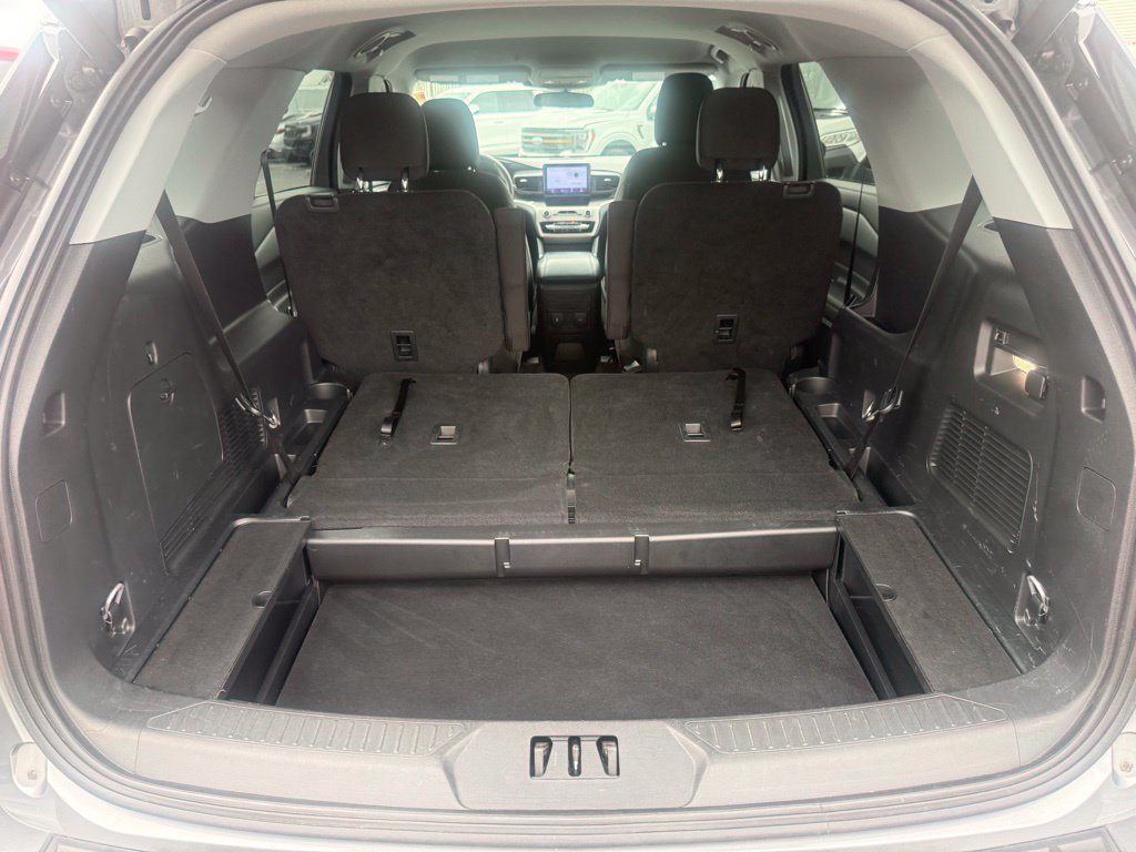 Used 2024 Ford Explorer XLT AWD/4WD image 49
