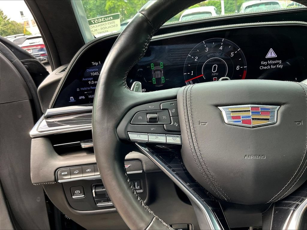 Used 2023 Cadillac Escalade ESV V w/ LPO, ONYX Package AWD/4WD image 8