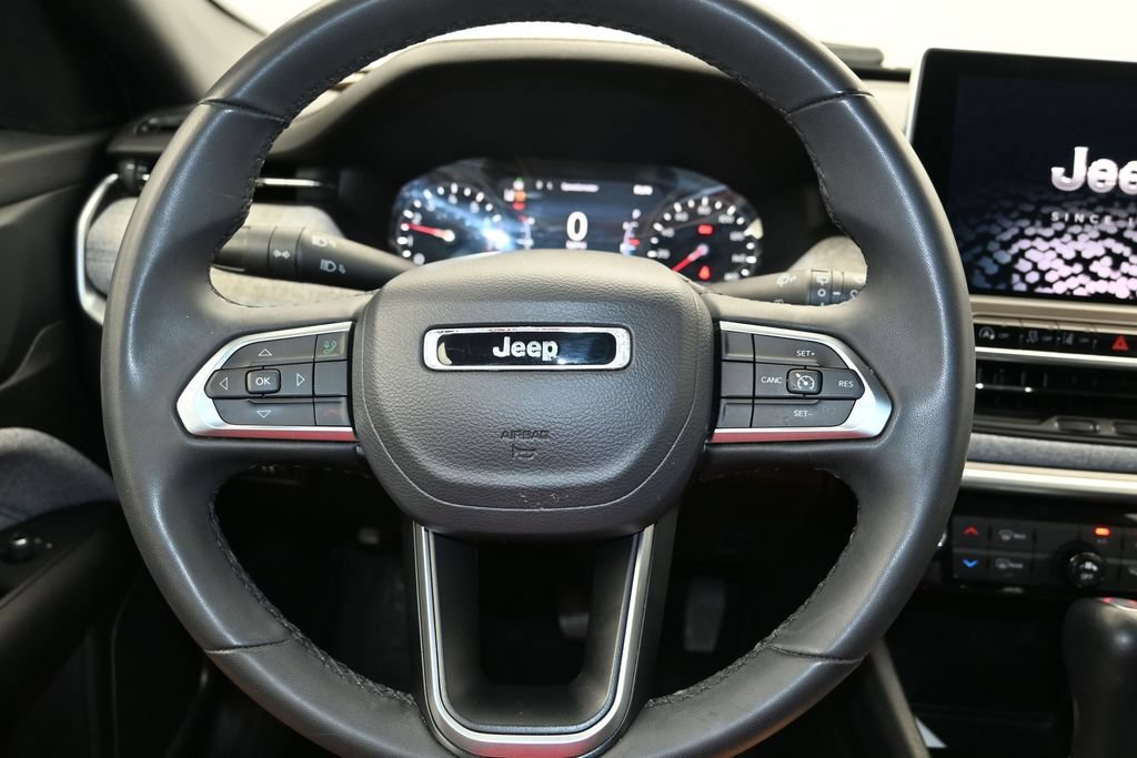 Used 2024 Jeep Compass Latitude AWD/4WD image 13