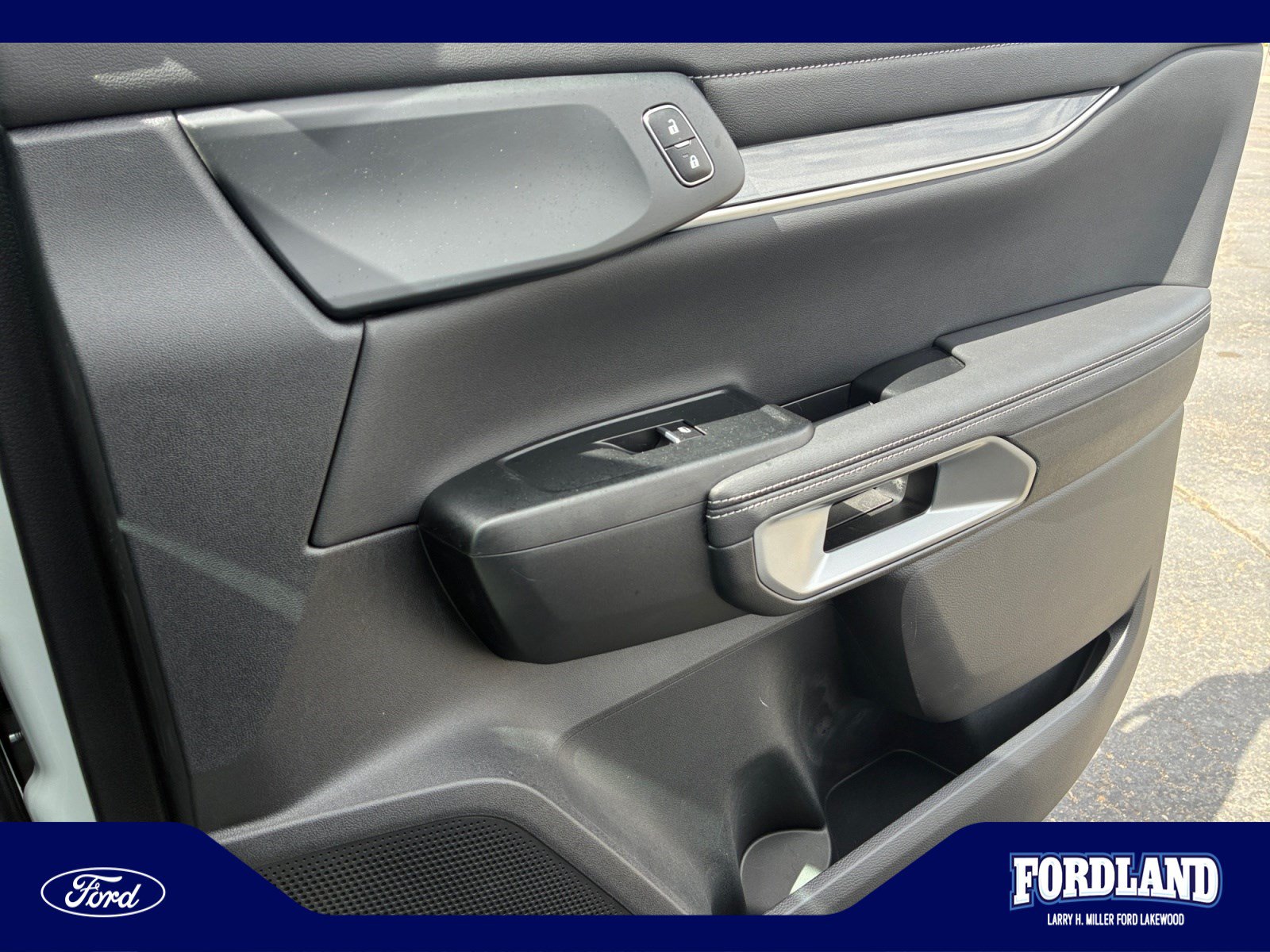 Used 2024 Ford Ranger Lariat w/ FX4 Off-Road Package AWD/4WD image 16