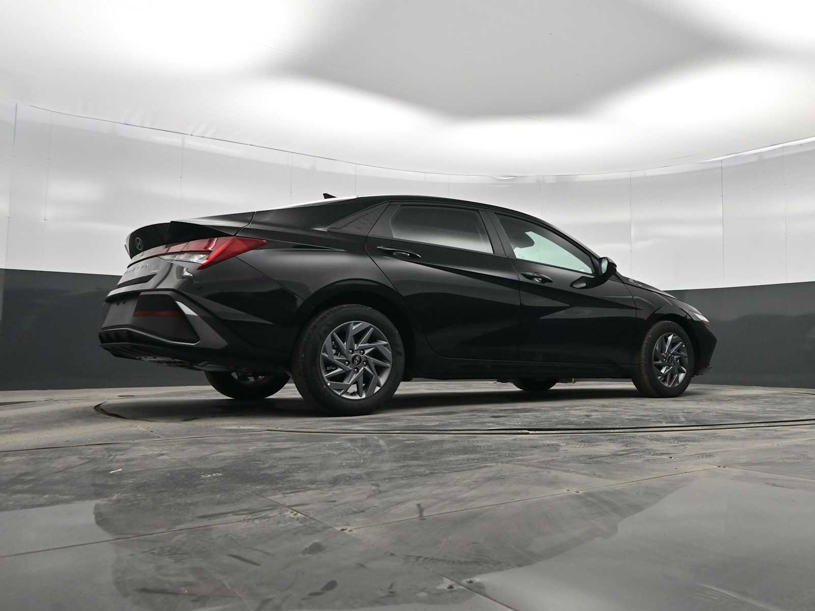 New 2026 Hyundai Elantra Blue image 37