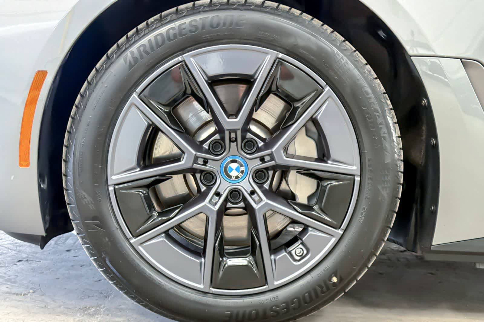 Used 2023 BMW i4 eDrive35 RWD image 26