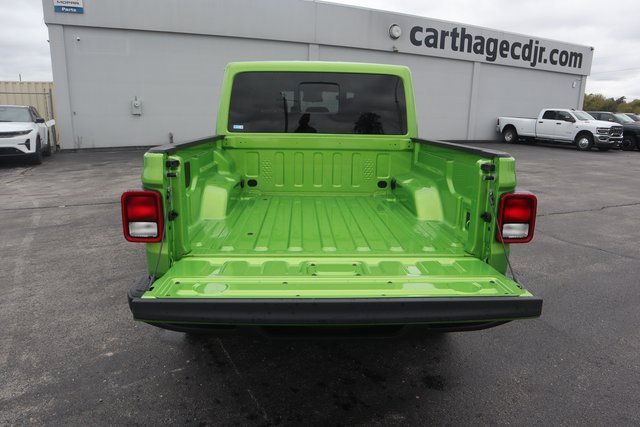 New 2025 Jeep Gladiator Sport image 23