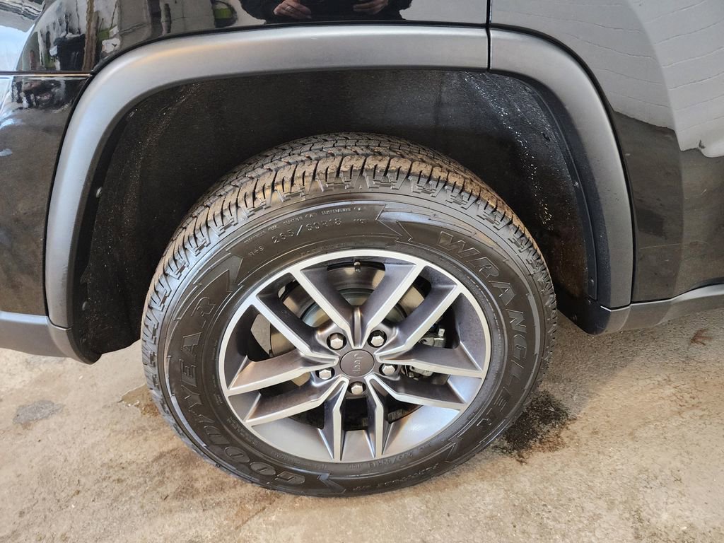 Used 2022 Jeep Grand Cherokee Limited image 40