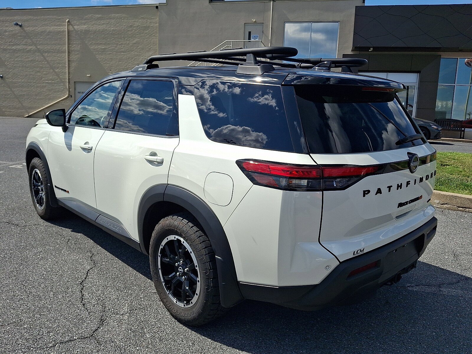 Used 2024 Nissan Pathfinder Rock Creek AWD/4WD image 7