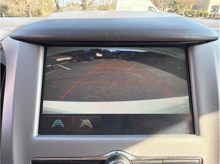 Used 2017 Chevrolet Cruze LS FWD image 19