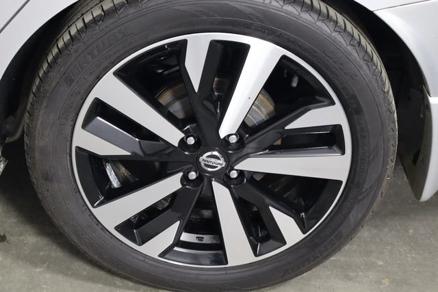 Used 2022 Nissan Versa SR w/ Convenience Package FWD image 35