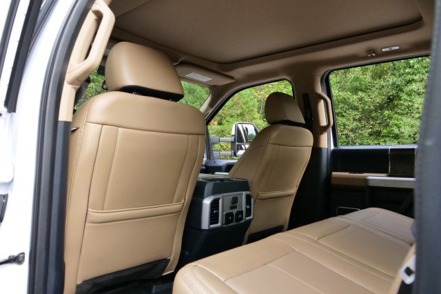 Used 2022 Ford F250 Lariat w/ Tremor Off-Road Package image 28