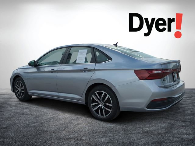 Used 2025 Volkswagen Jetta SE FWD image 6