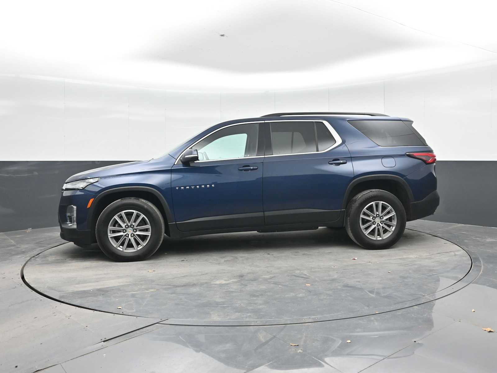 Used 2023 Chevrolet Traverse LT AWD/4WD image 4