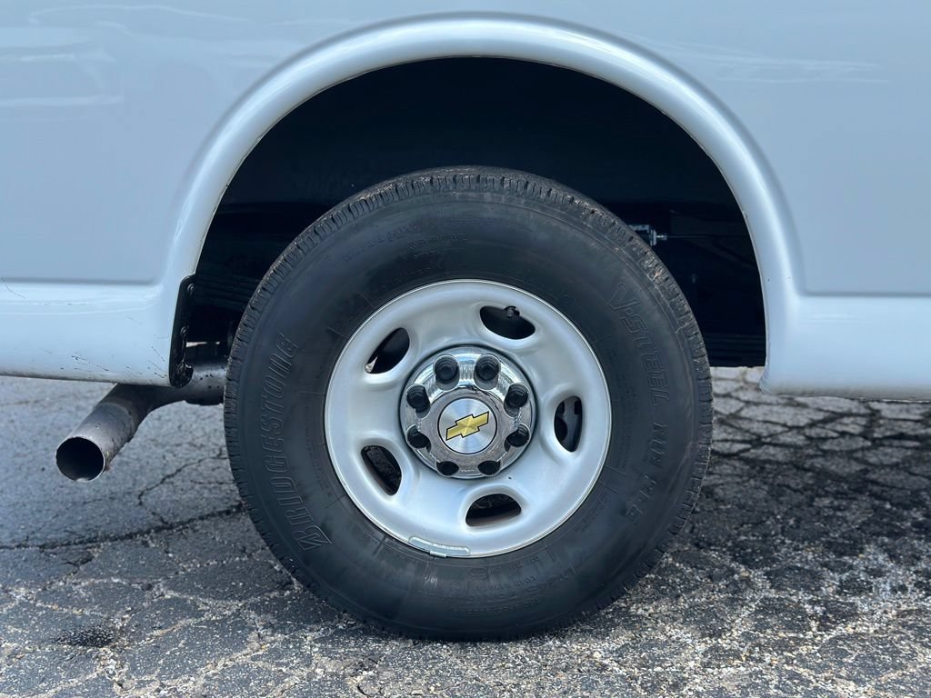 Used 2025 Chevrolet Express 3500 LT w/ LT Preferred Equipment Group RWD image 25
