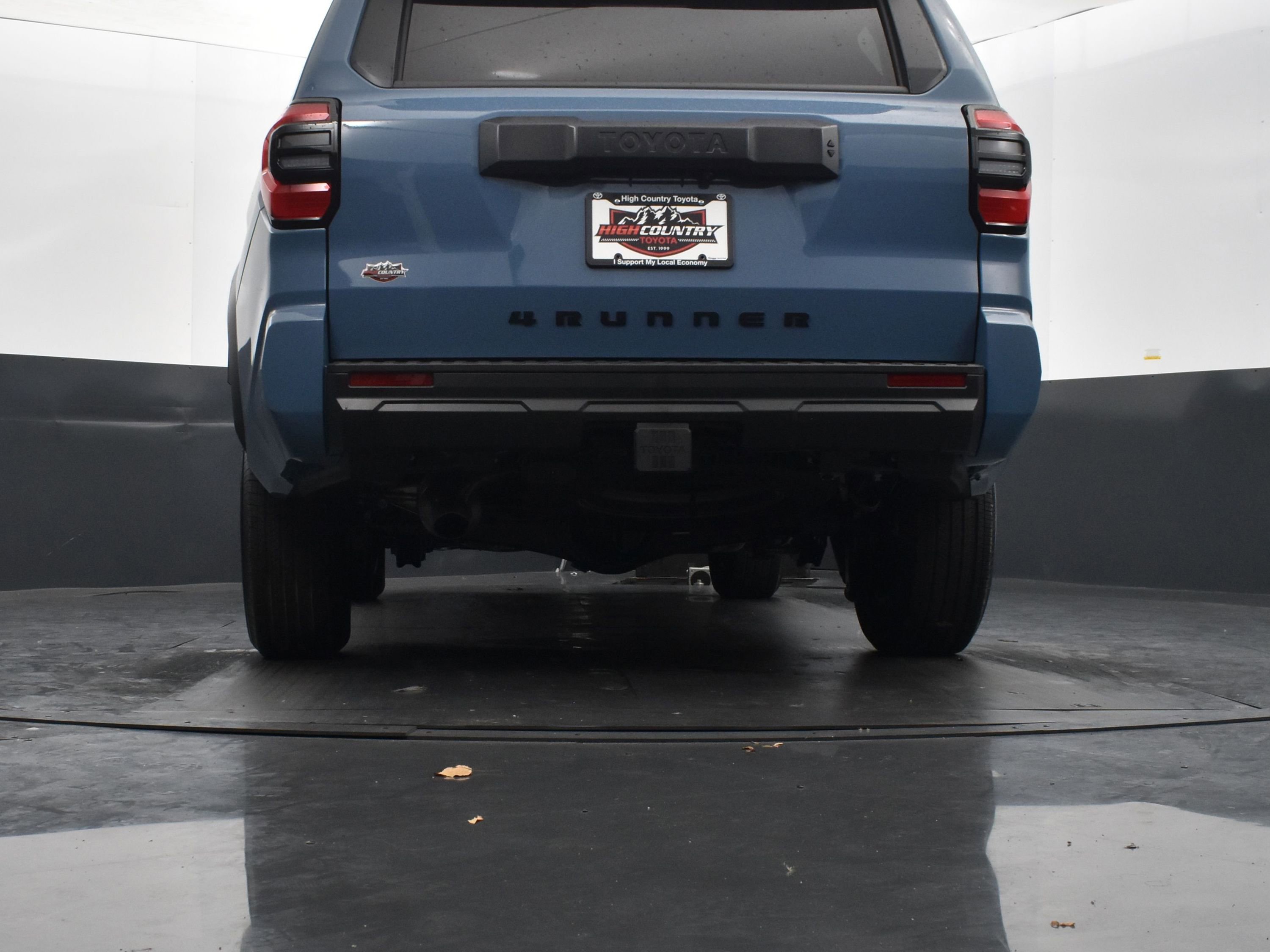 Used 2025 Toyota 4Runner SR5 RWD image 31