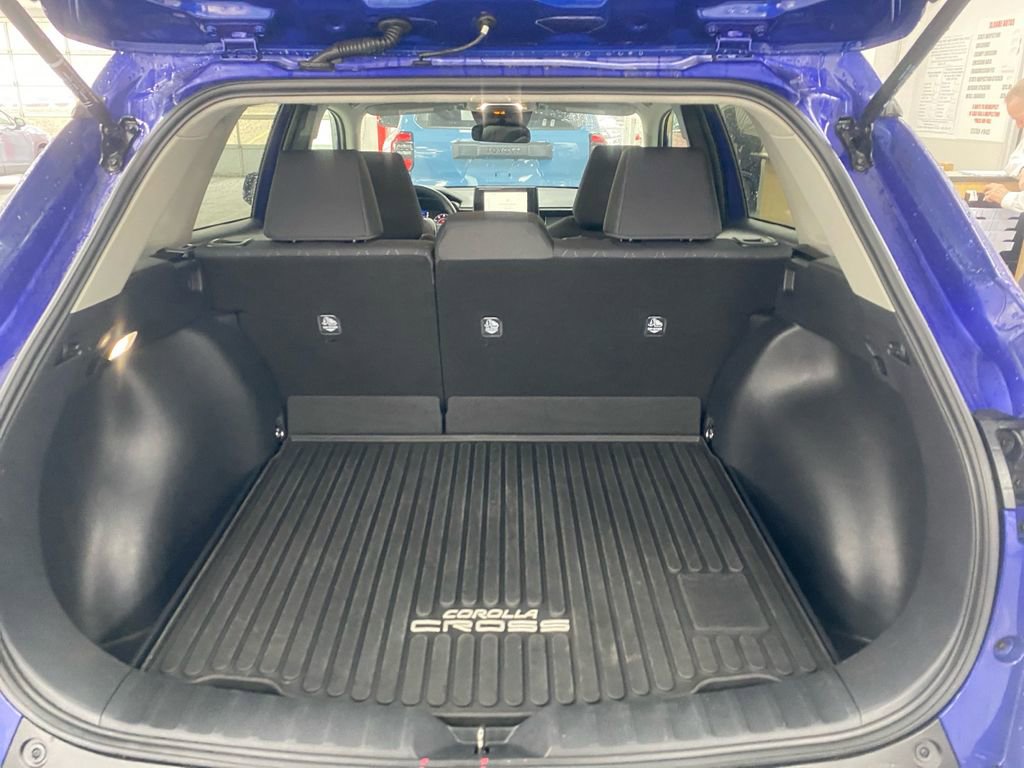 Used 2024 Toyota Corolla Cross LE image 16