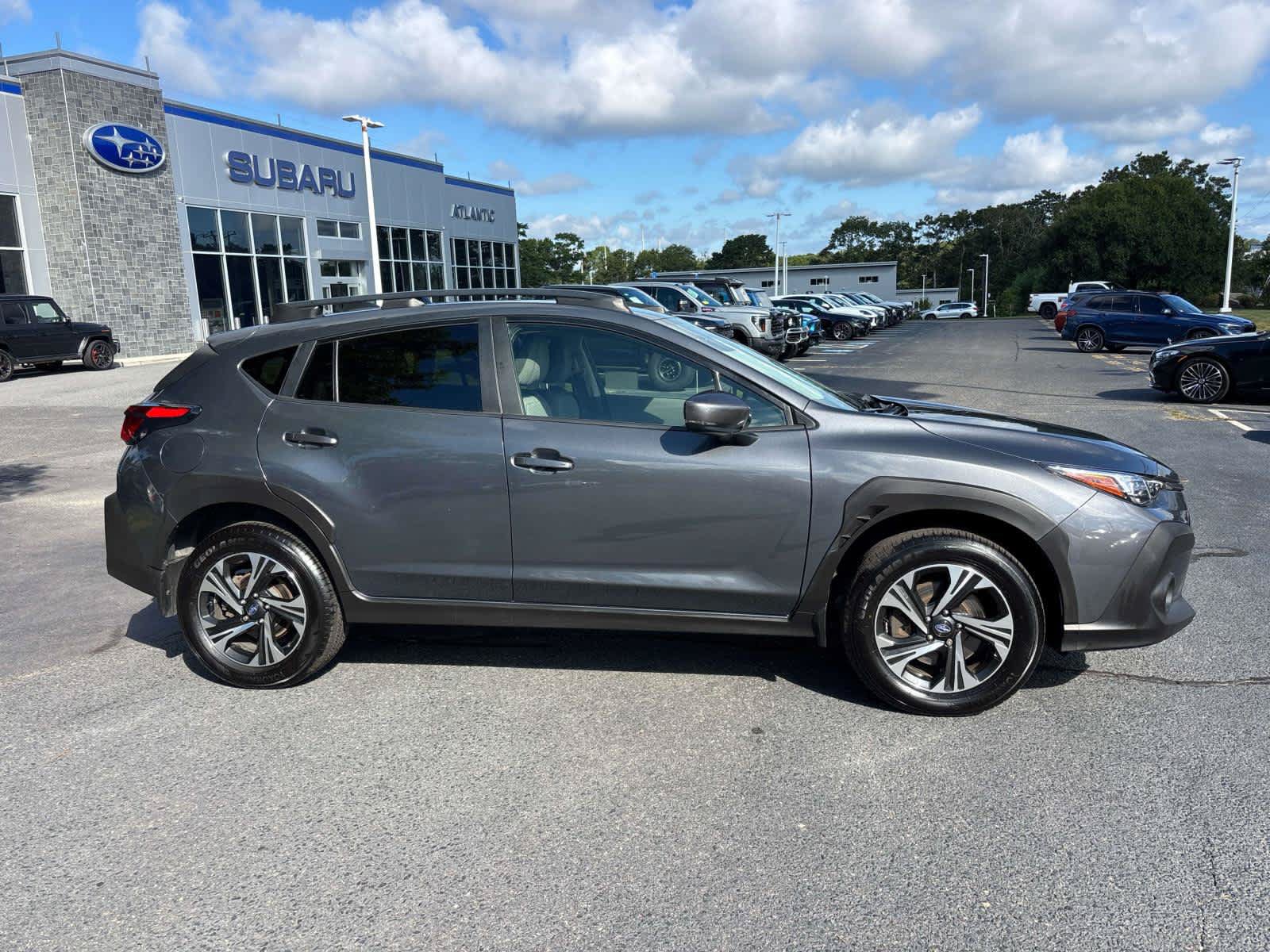 Used 2024 Subaru Crosstrek 2.0i Premium AWD/4WD image 2