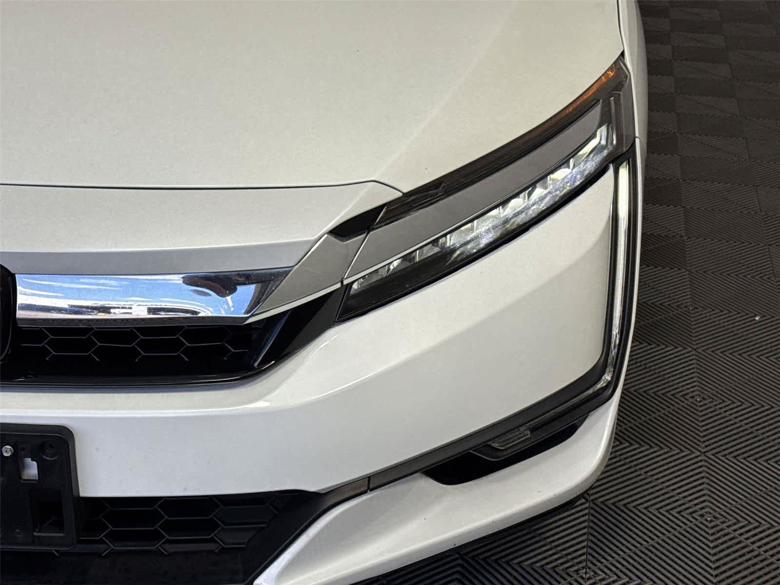 Used 2018 Honda Clarity Touring image 9