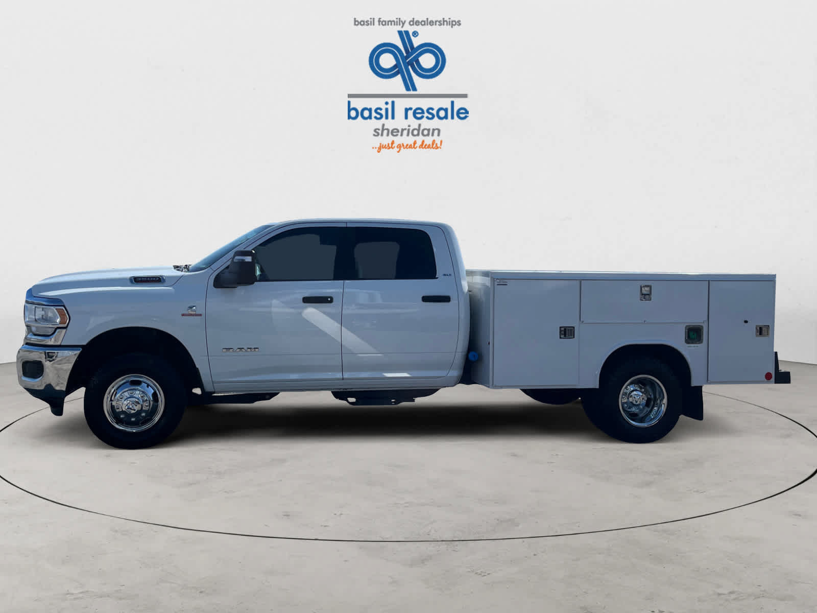 Used 2024 RAM 3500 SLT w/ Quick Order Package 2YG SLT AWD/4WD image 3