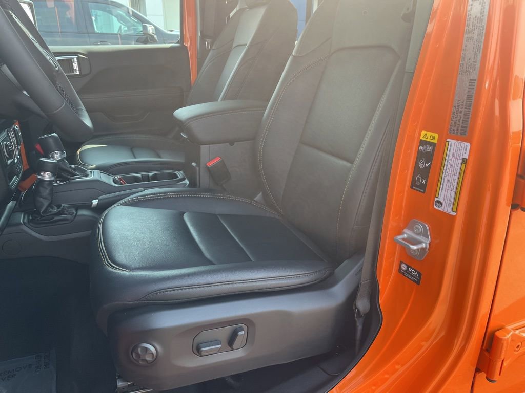 Used 2025 Jeep Gladiator Sport image 11