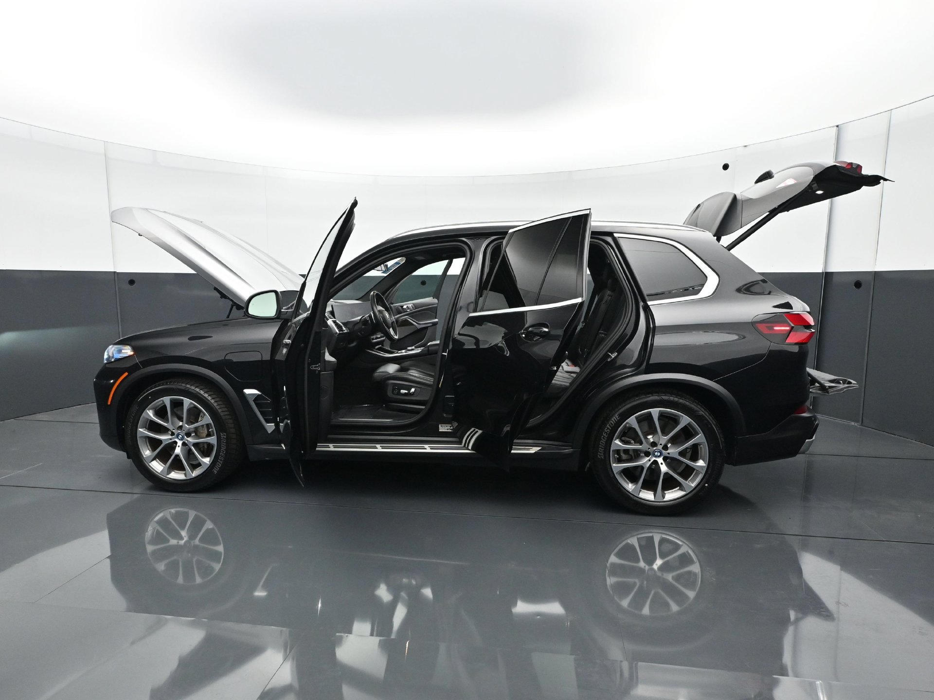 Used 2025 BMW X5 xDrive50e AWD/4WD image 49