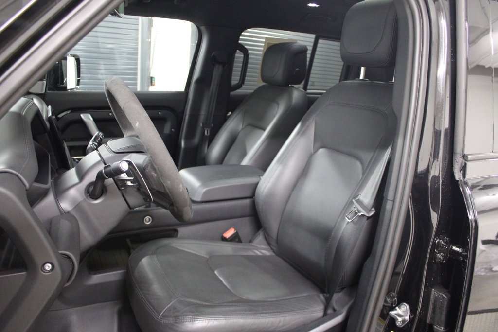 Certified 2024 Land Rover Defender 130 V8 image 5