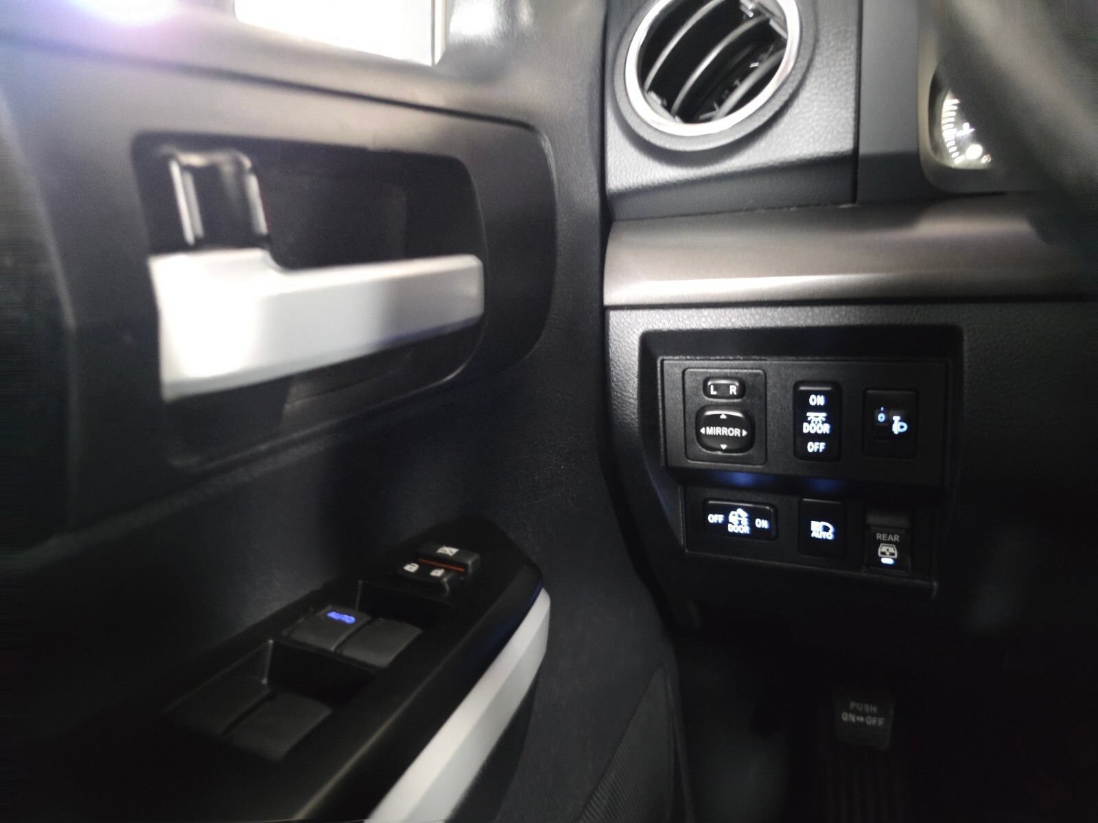Used 2020 Toyota Tundra SR5 w/ TRD Off-Road Package AWD/4WD image 33