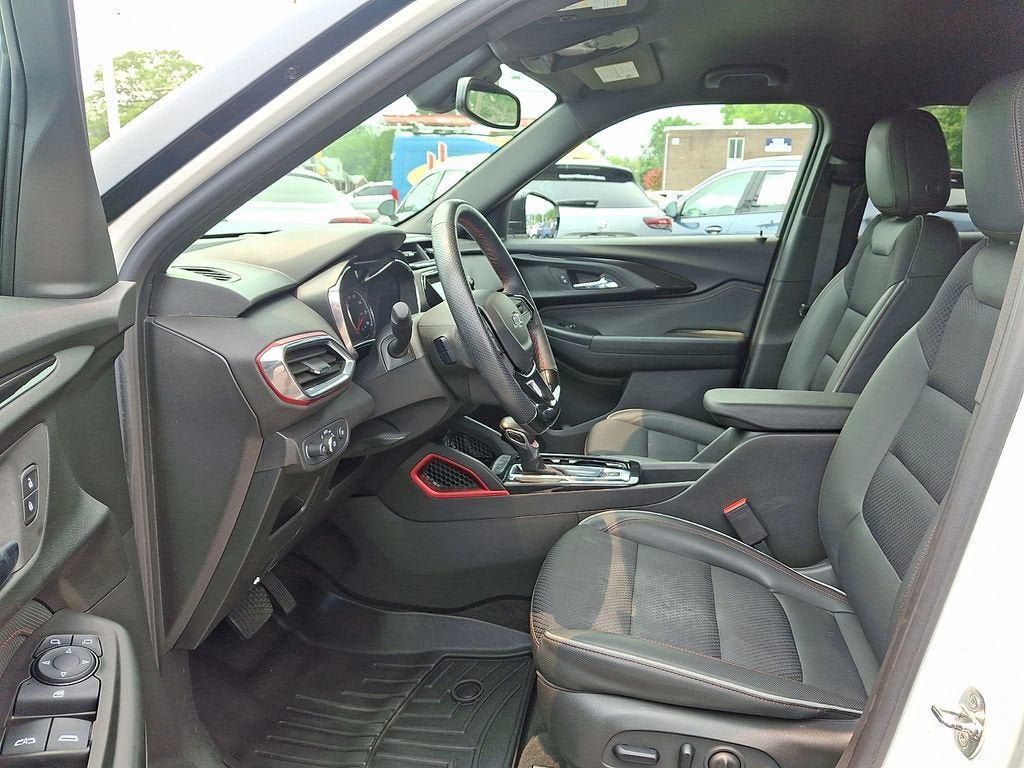 Certified 2022 Chevrolet TrailBlazer RS w/ Technology Package AWD/4WD image 15