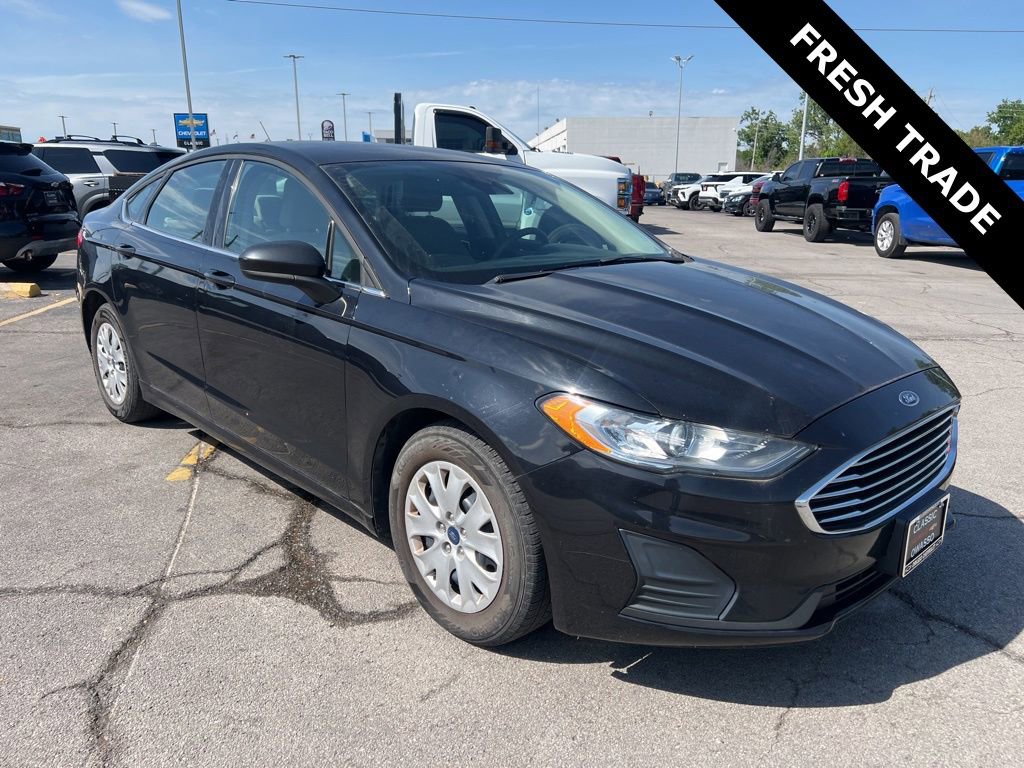 Used 2019 Ford Fusion S FWD image 1