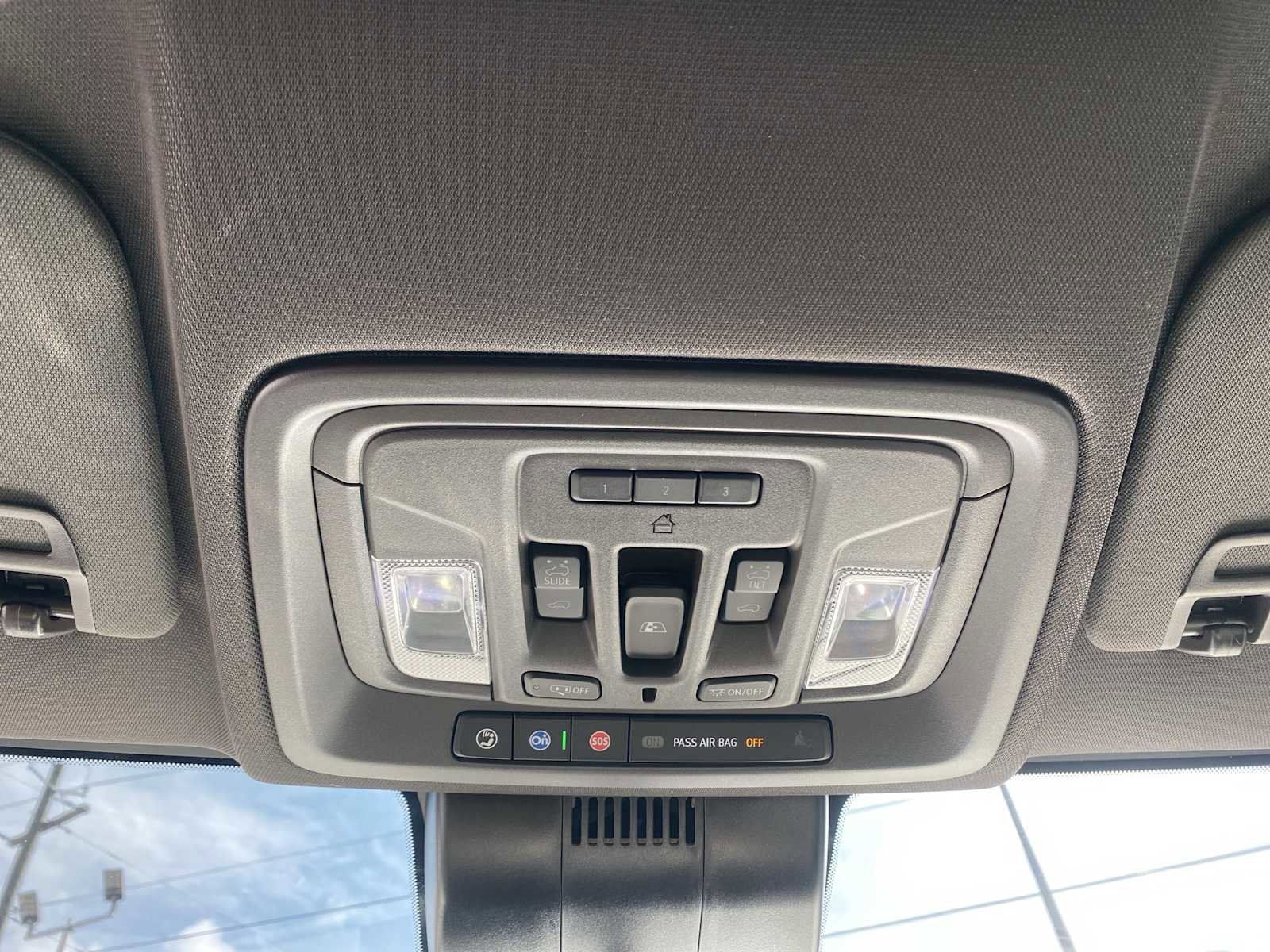 Used 2025 Chevrolet Silverado 2500 LTZ w/ LTZ Premium Package image 25