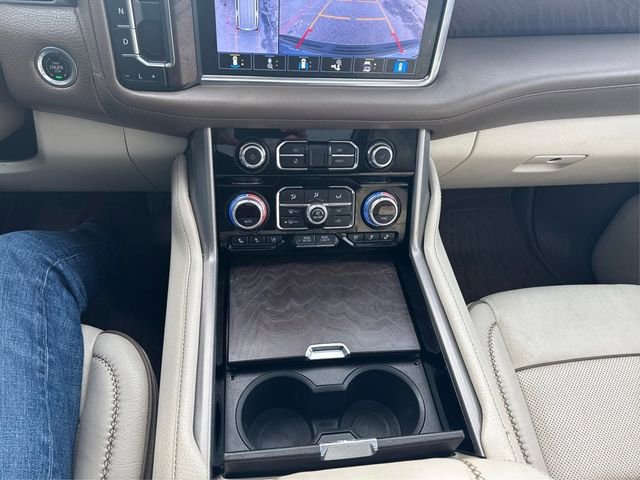 Used 2021 GMC Yukon XL Denali w/ Denali Premium Package image 15