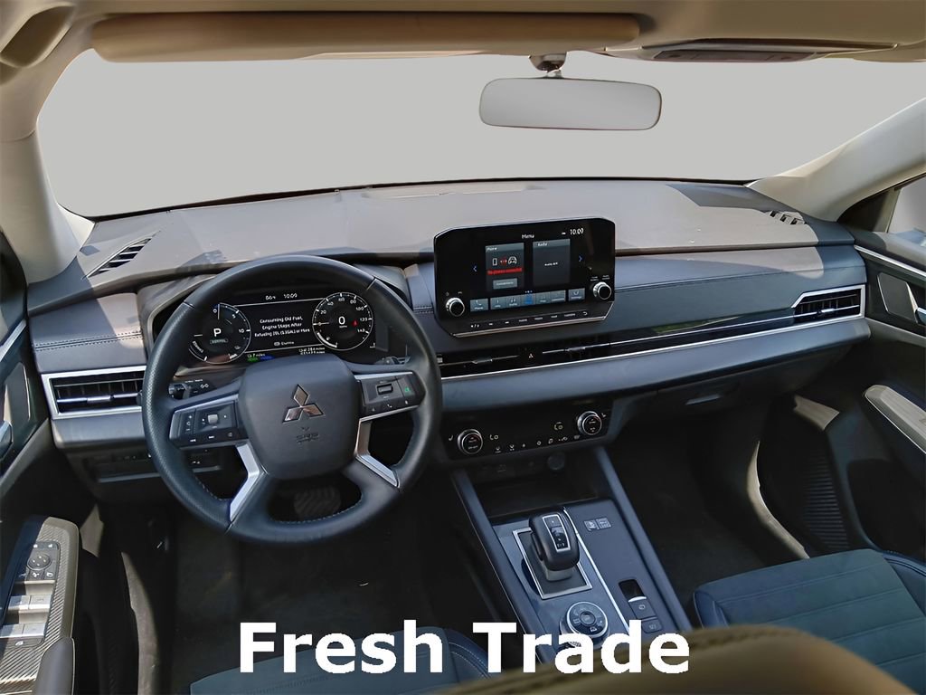 Used 2023 Mitsubishi Outlander SE image 47