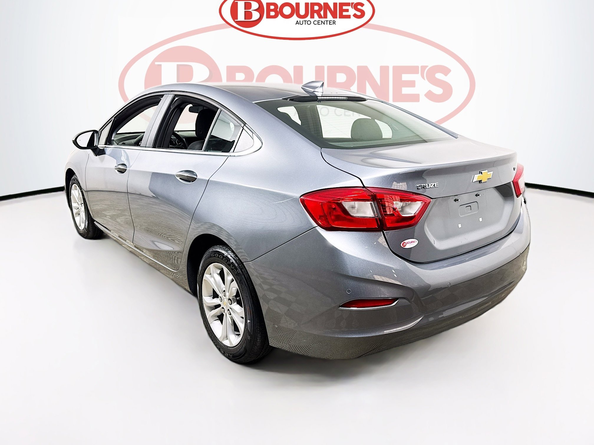 Used 2019 Chevrolet Cruze LT w/ Convenience Package FWD image 8