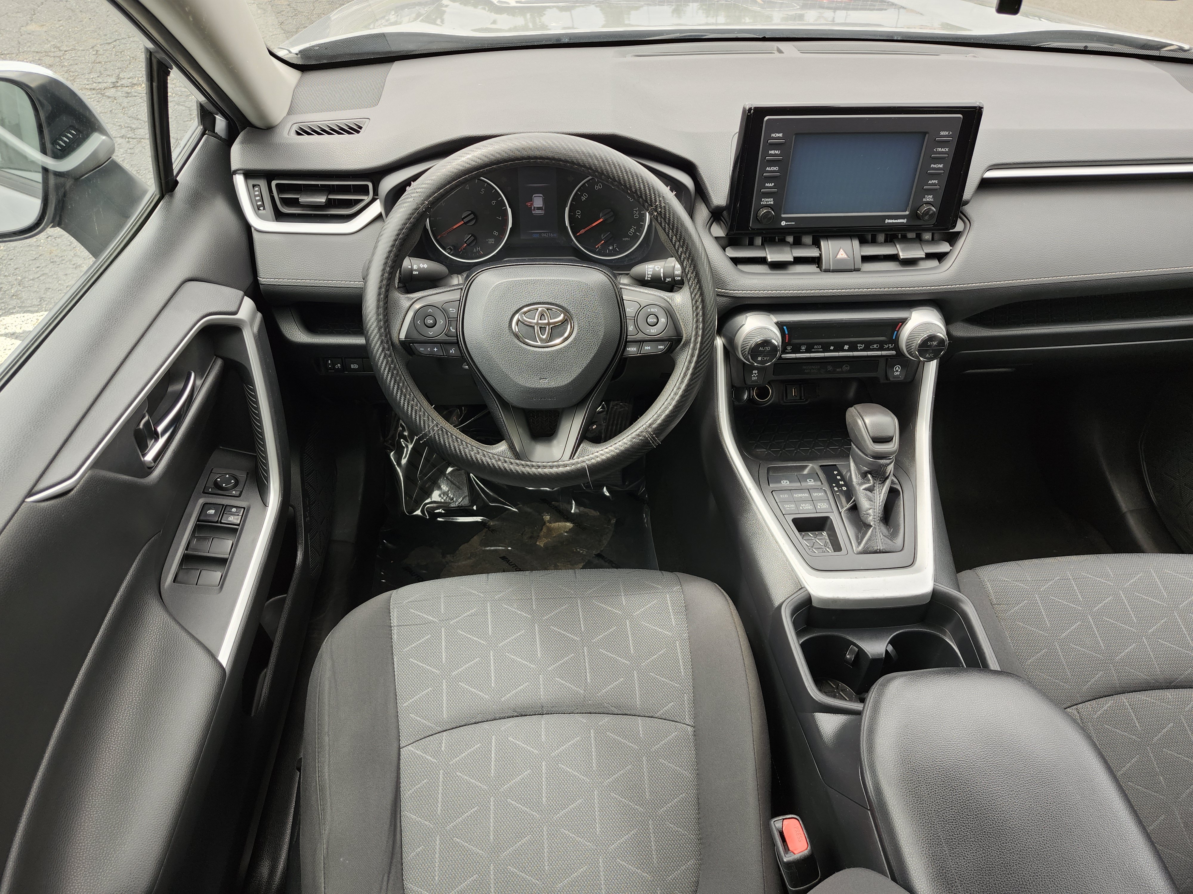 Used 2021 Toyota RAV4 XLE AWD/4WD image 27
