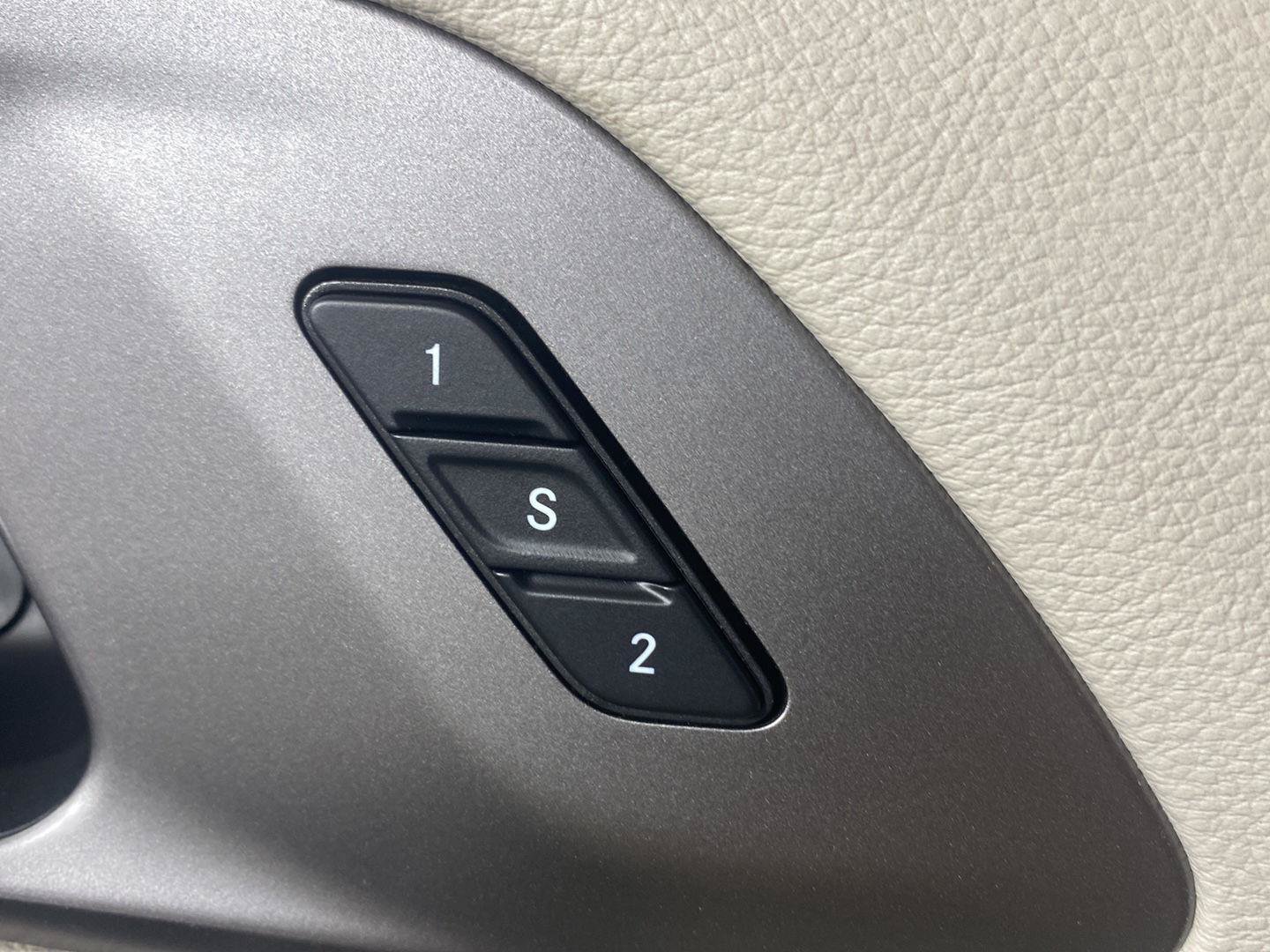 Used 2021 Chrysler Pacifica Touring-L w/ Uconnect Theater Family Group AWD/4WD image 21