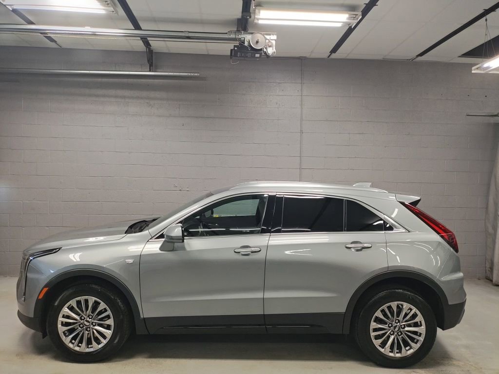Used 2024 Cadillac XT4 Premium Luxury image 17