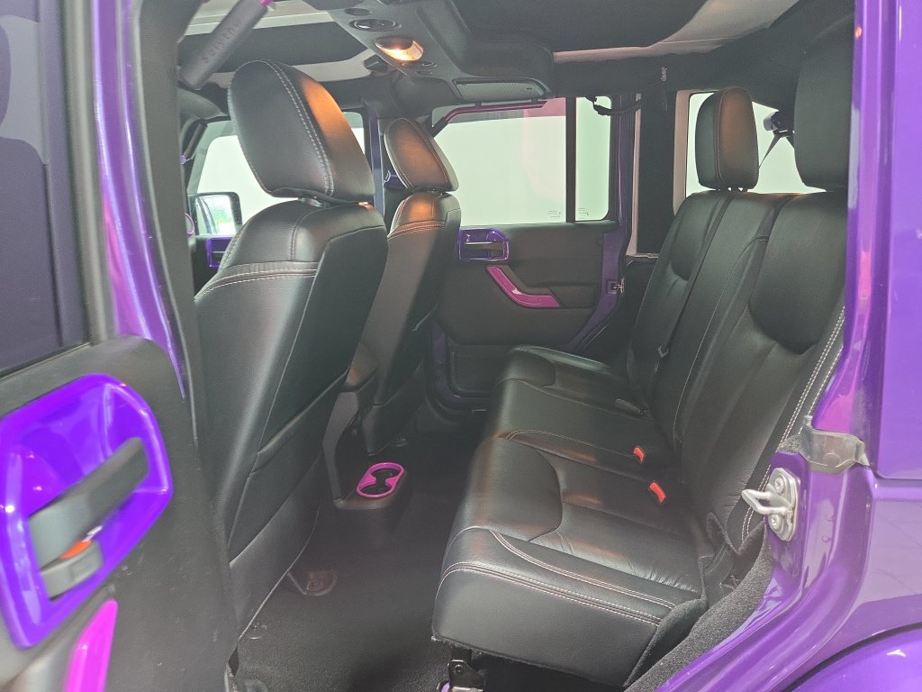 Used 2017 Jeep Wrangler Unlimited Sahara AWD/4WD image 28