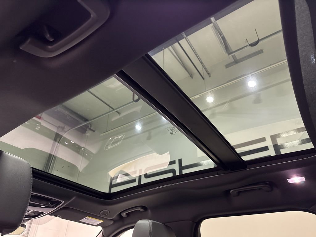 Used 2026 Land Rover Range Rover Velar S image 30