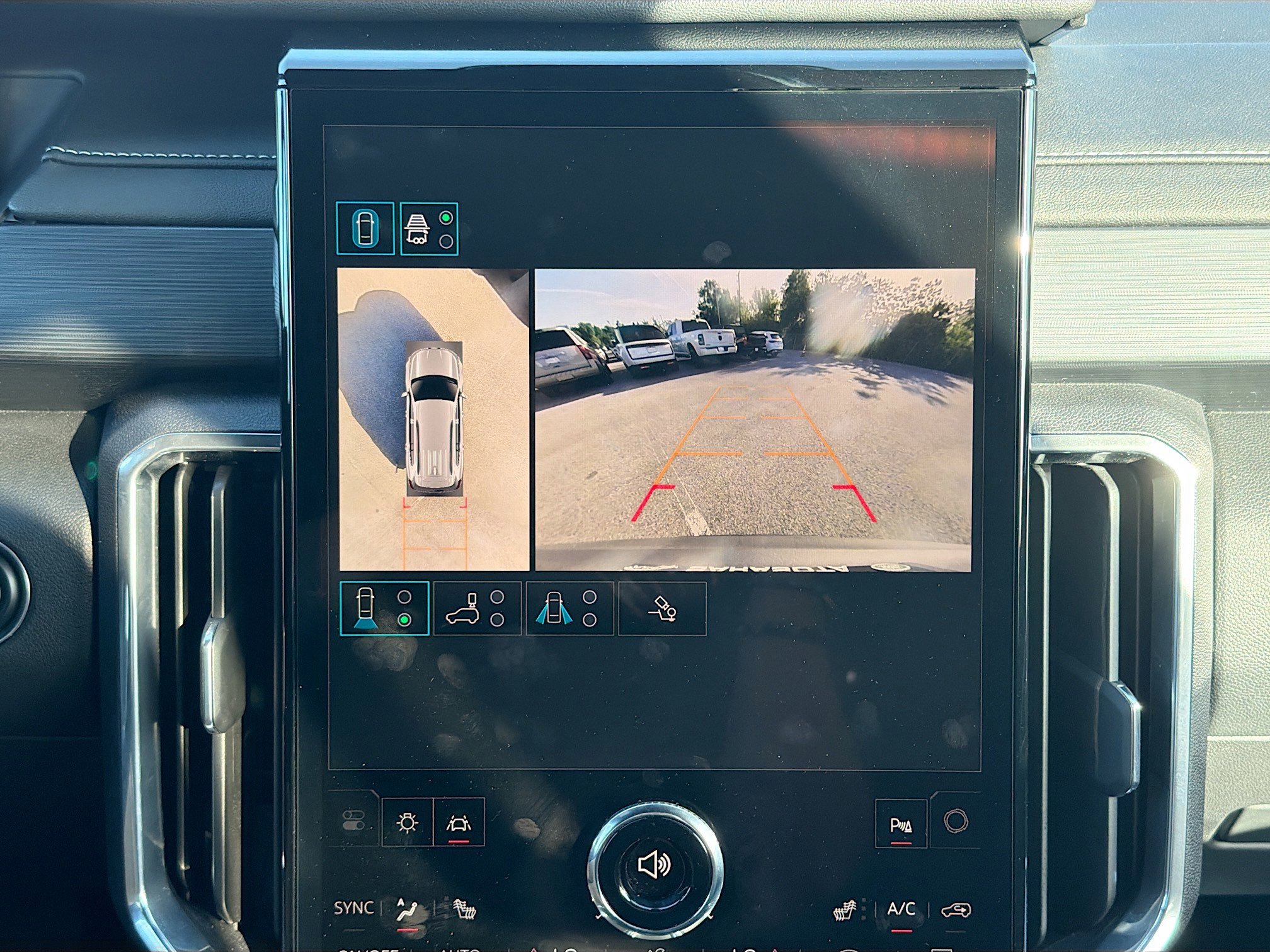 Used 2025 GMC Acadia Elevation FWD image 34
