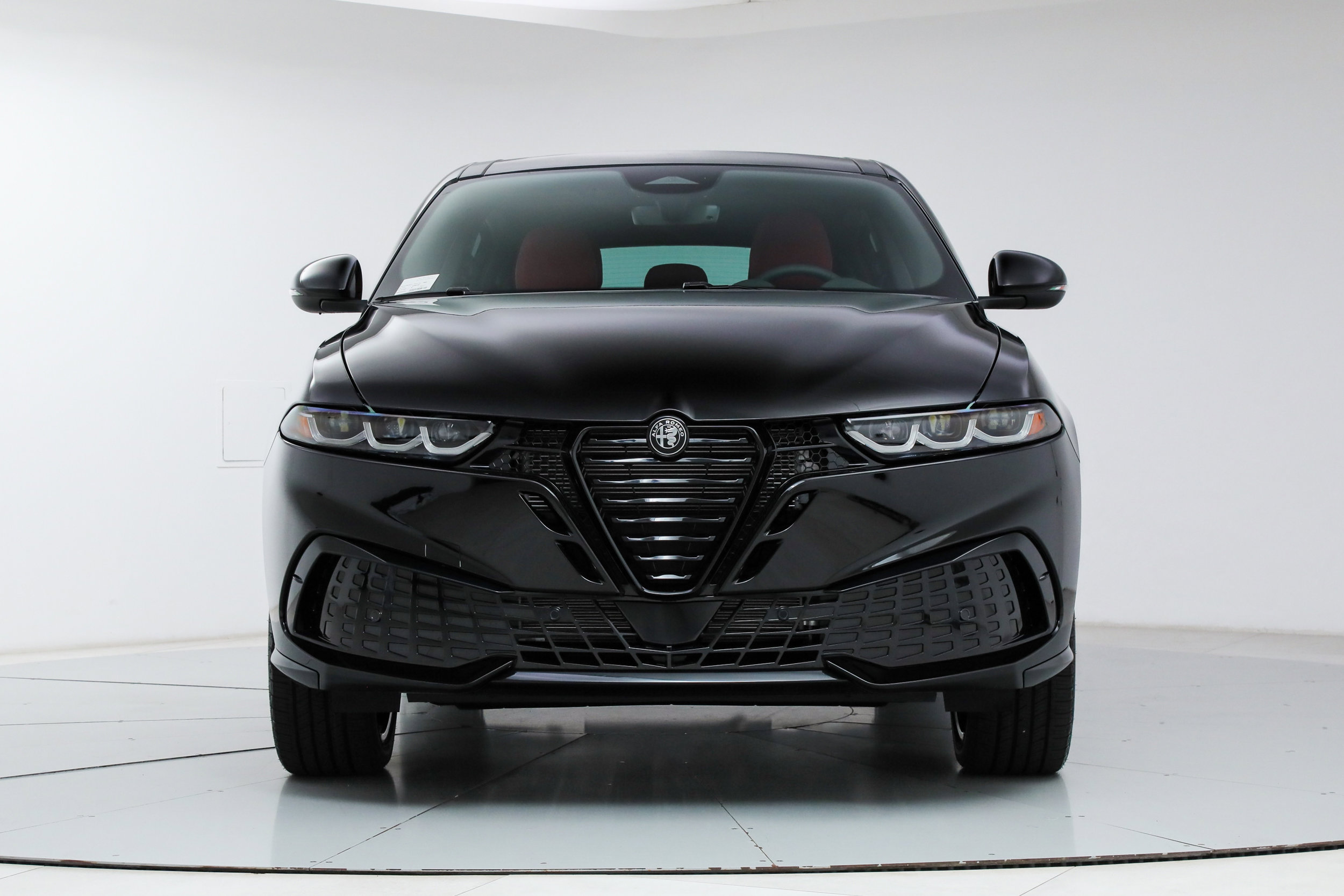 New 2026 Alfa Romeo Tonale Sprint w/ Red Premium Package image 8