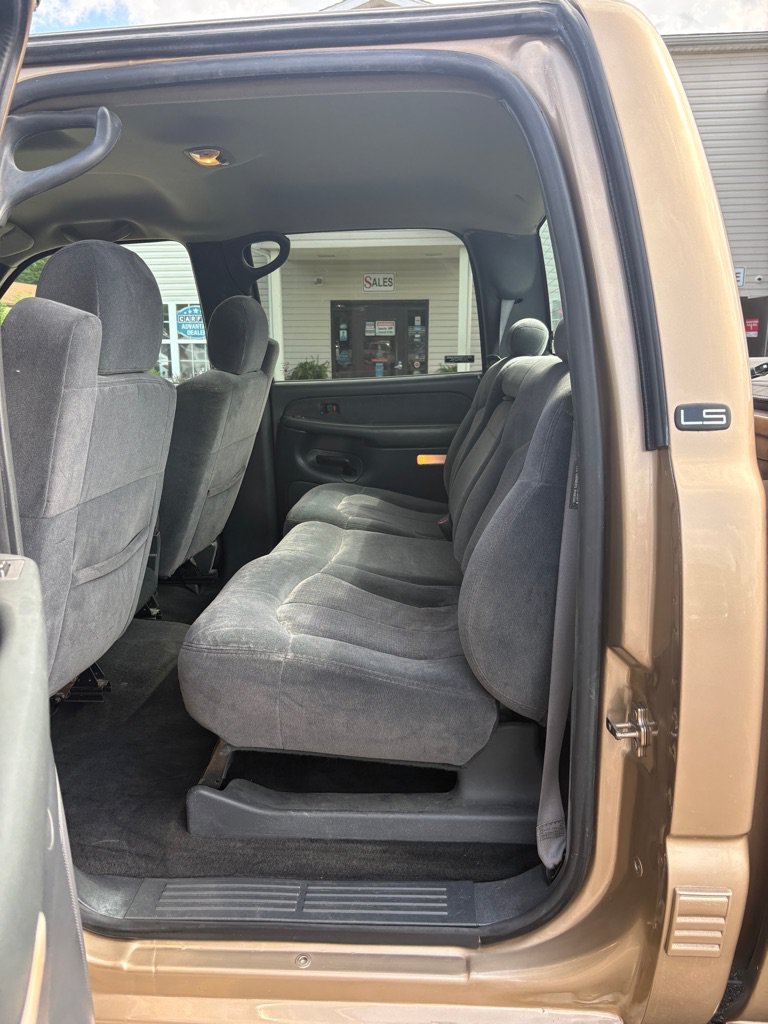 Used 2001 Chevrolet Silverado 2500 LS w/ Off-Road Skid Plate Pkg AWD/4WD image 10