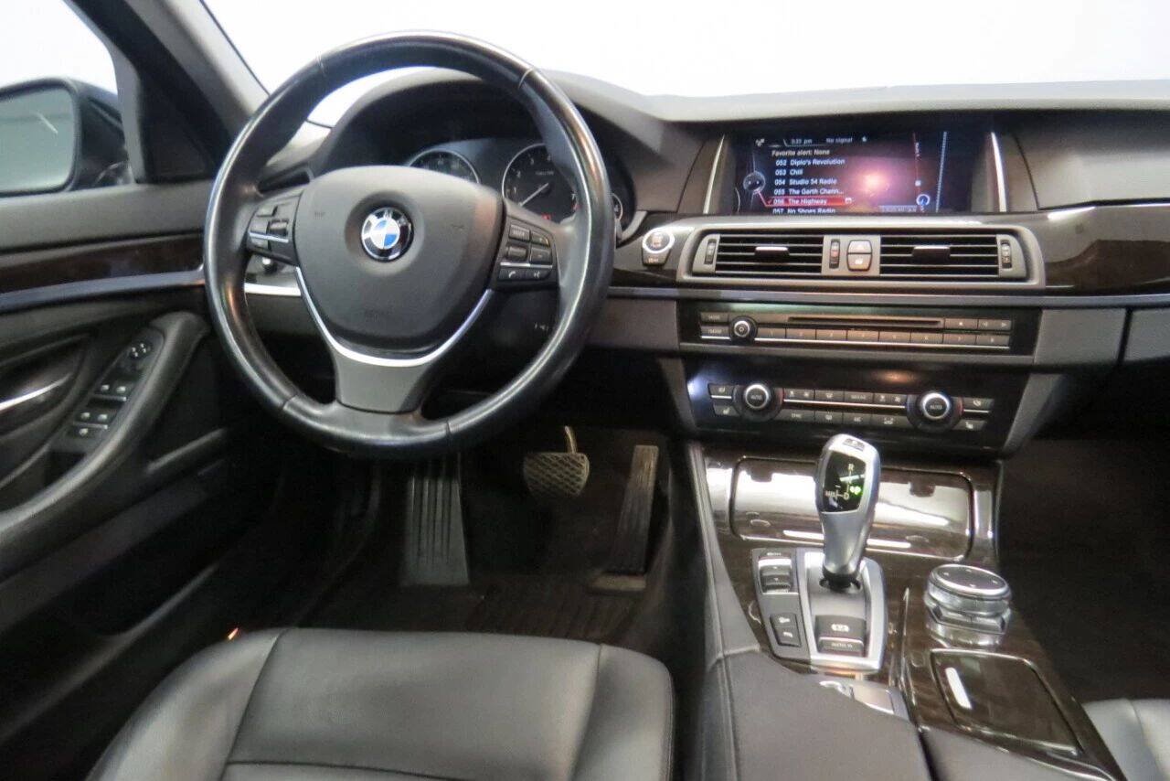 Used 2015 BMW 528i xDrive Sedan AWD/4WD image 18
