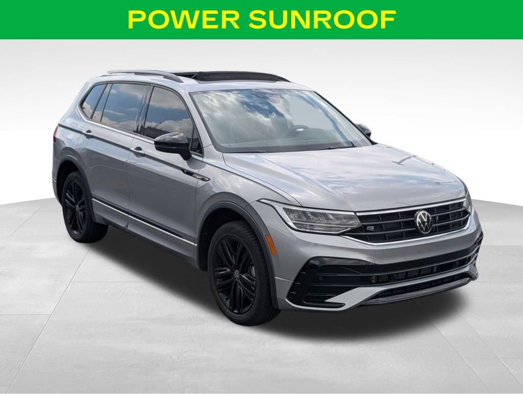 Used 2022 Volkswagen Tiguan SE R-Line AWD/4WD image 4