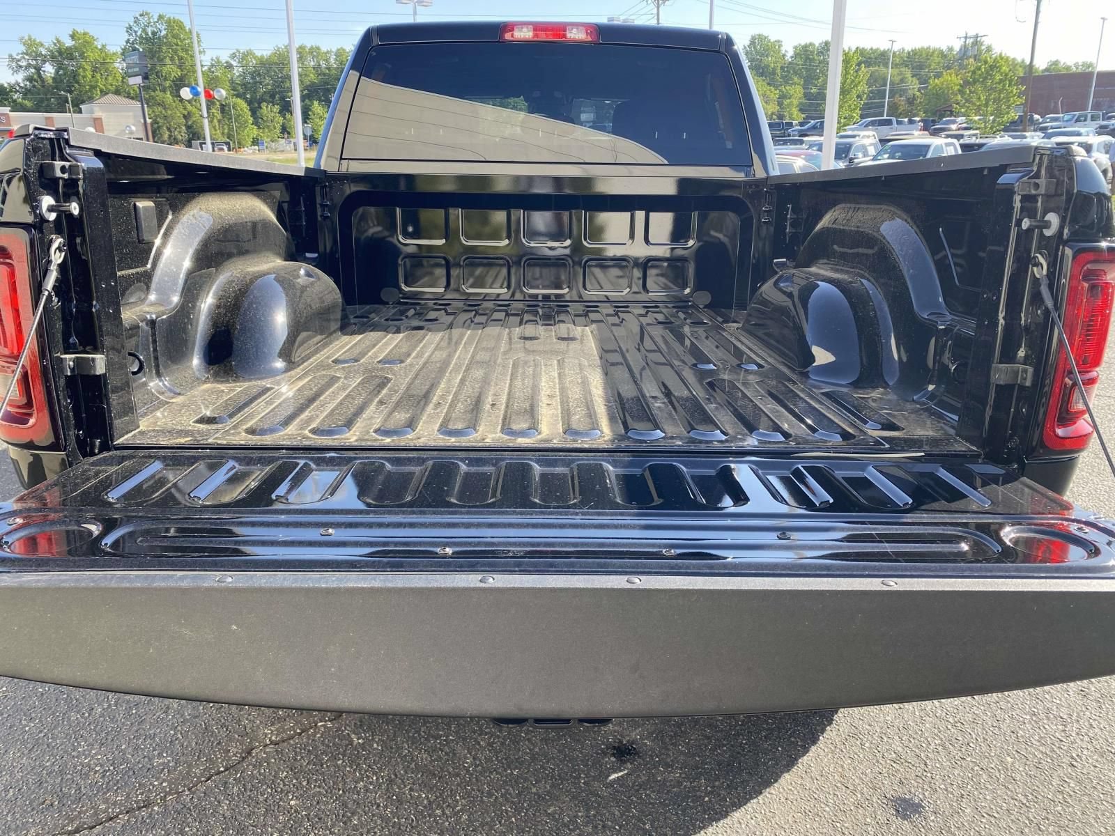 New 2026 RAM 2500 Big Horn AWD/4WD image 8
